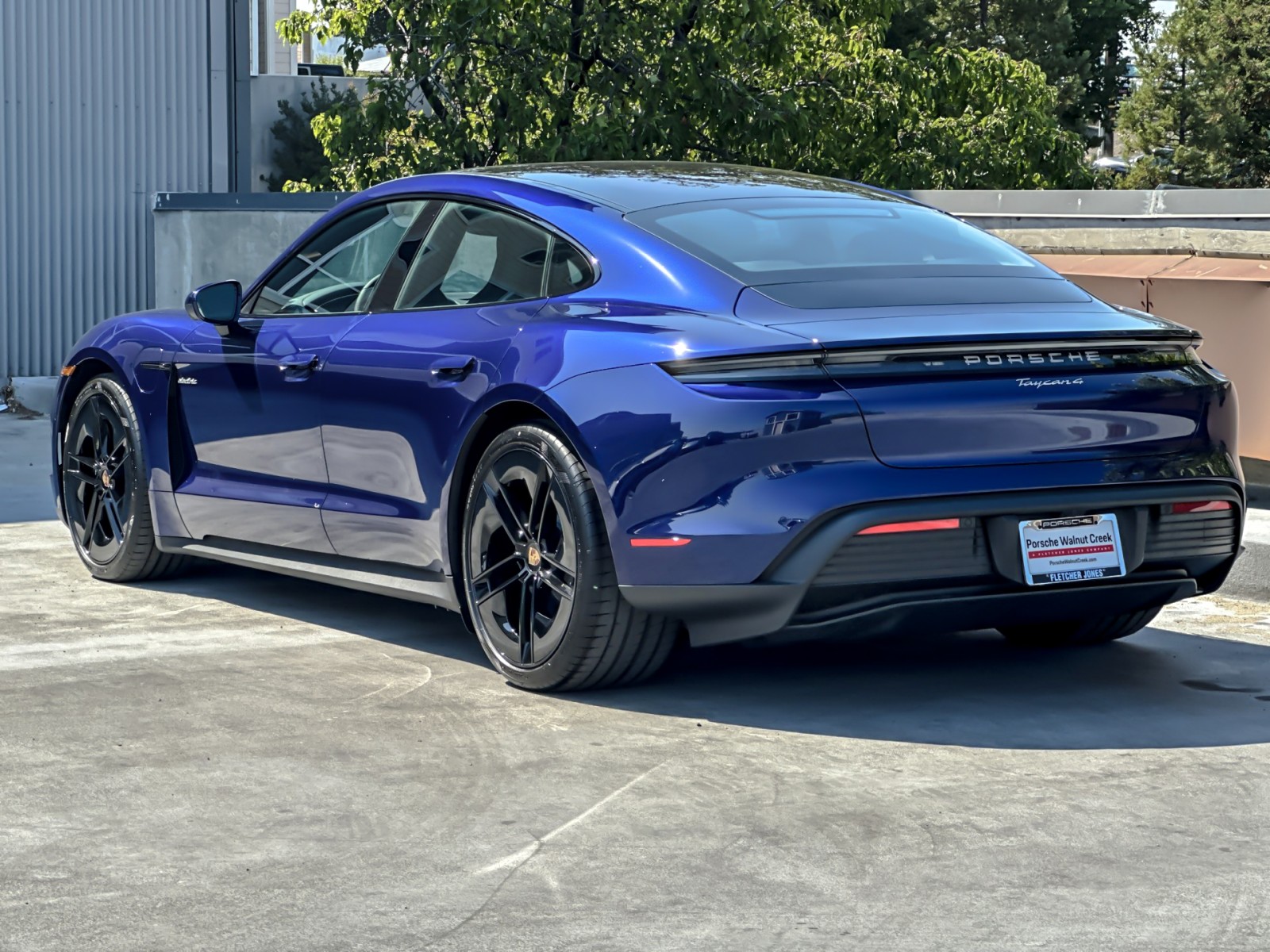 2025 Porsche Taycan 4 photo 3