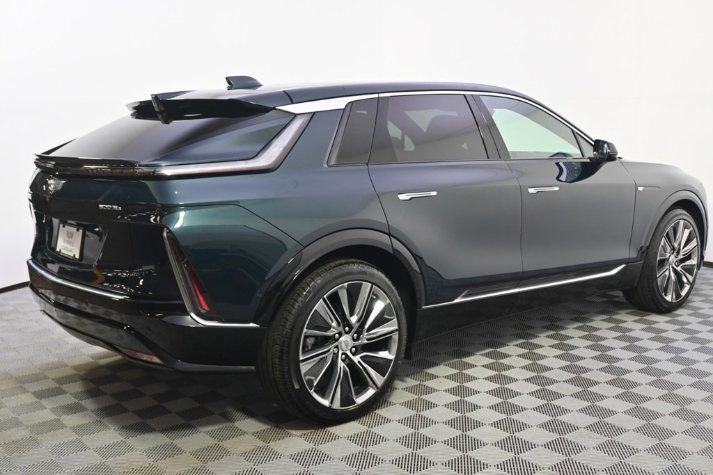 2025 Cadillac Lyriq Luxury photo 7