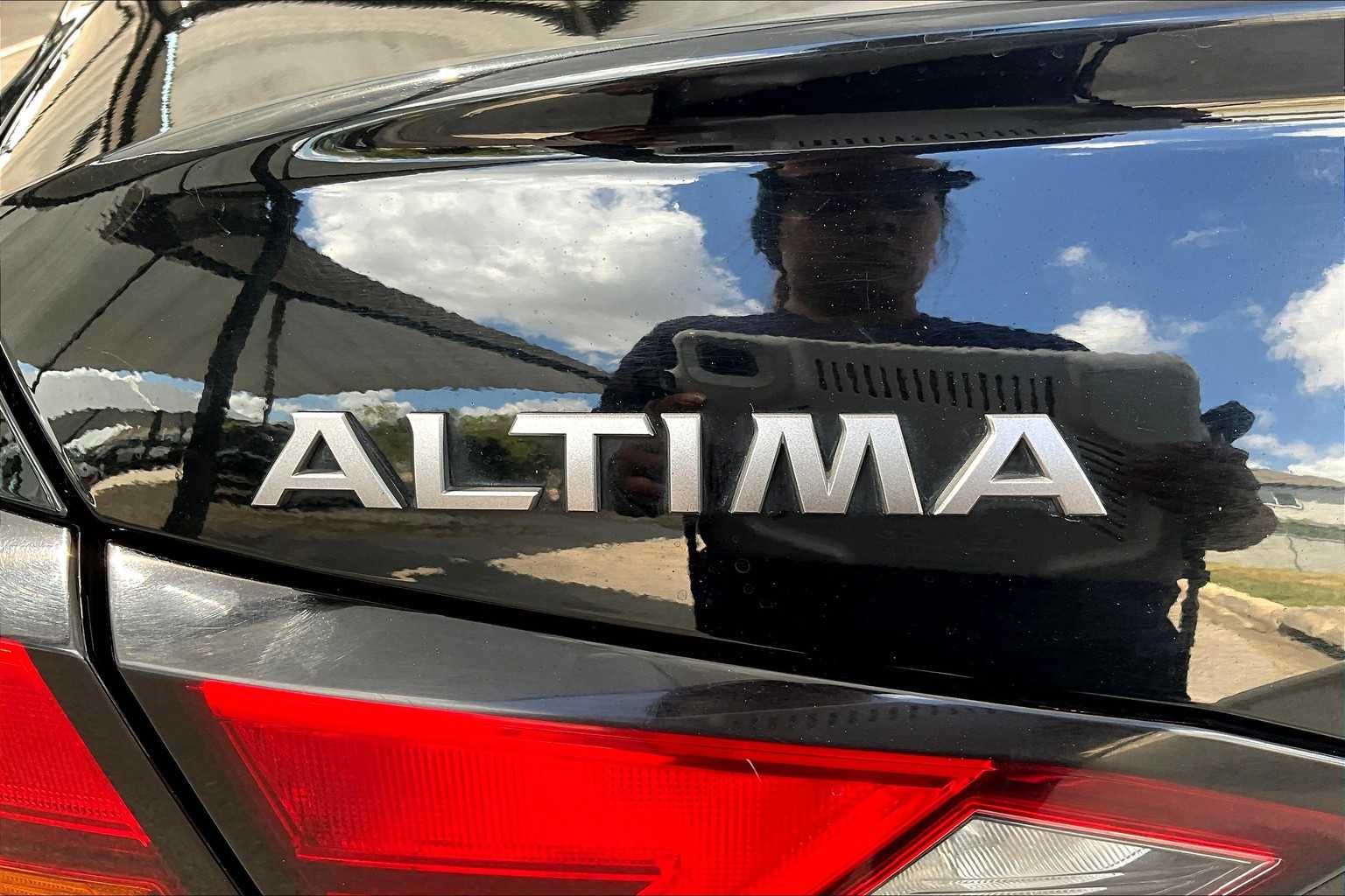 2023 Nissan Altima 2.5 SV photo 5