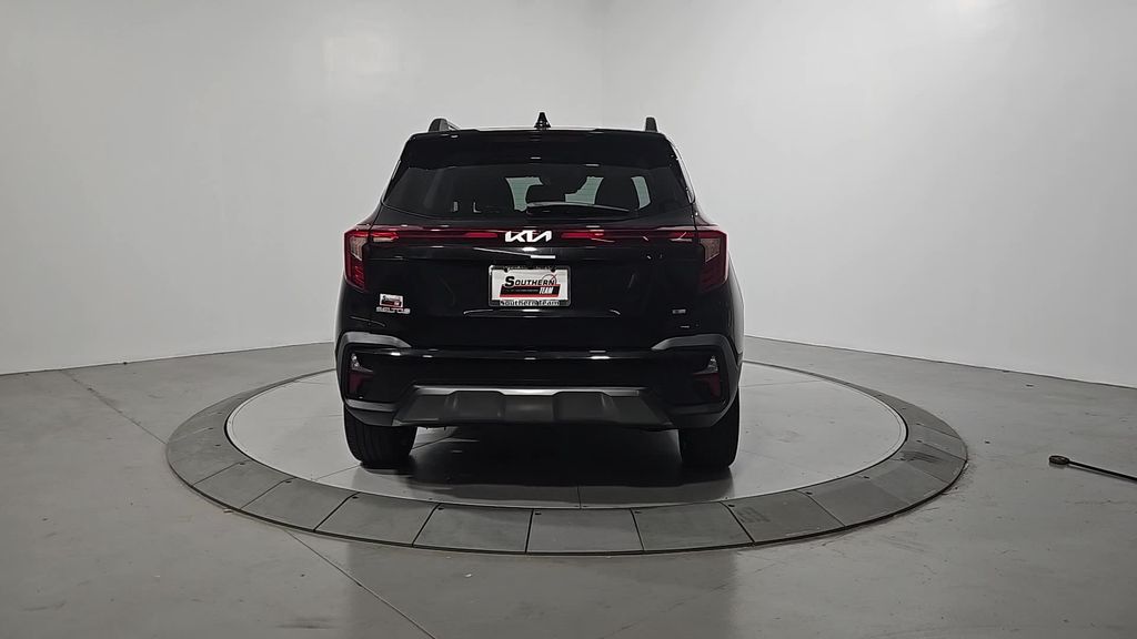 2024 Kia Seltos X-Line photo 3