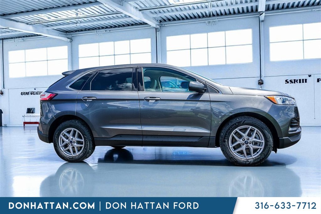 2022 Ford Edge SEL photo 31