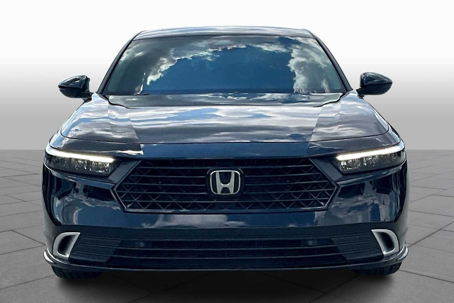 2024 Honda Accord Hybrid Touring photo 3