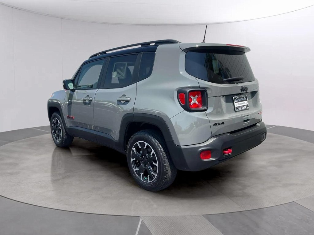 2023 Jeep Renegade Trailhawk photo 2