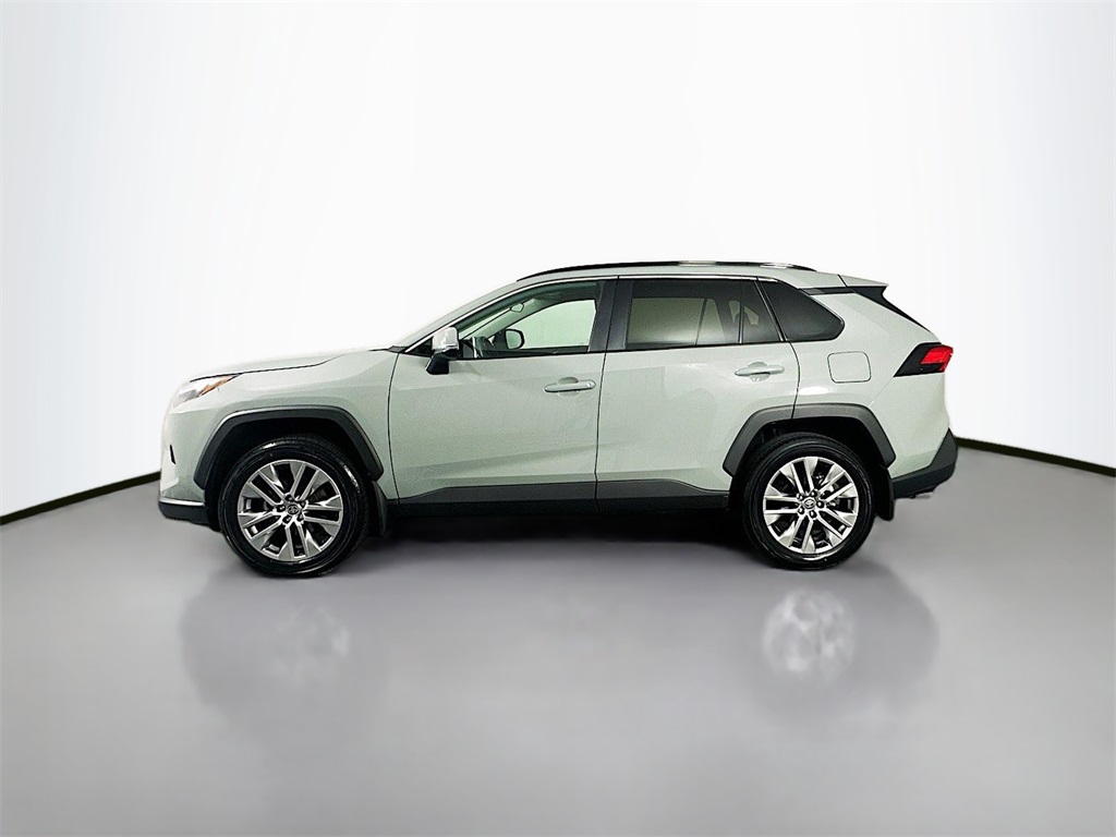 2023 Toyota RAV4 XLE Premium photo 2