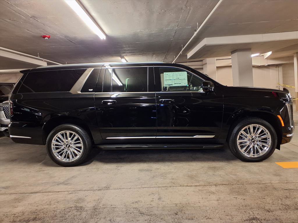 2025 Cadillac Escalade ESV Premium Luxury photo 3