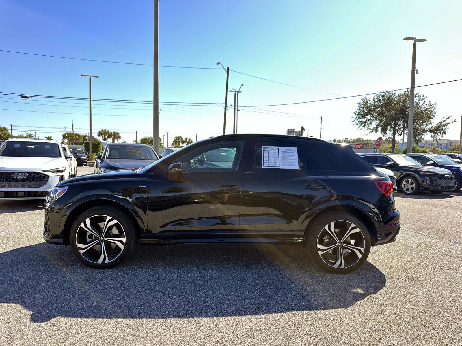 2023 Audi Q3 S line Premium Plus 45 TFSI photo 3