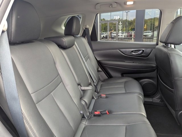 2016 Nissan Rogue SL photo 25