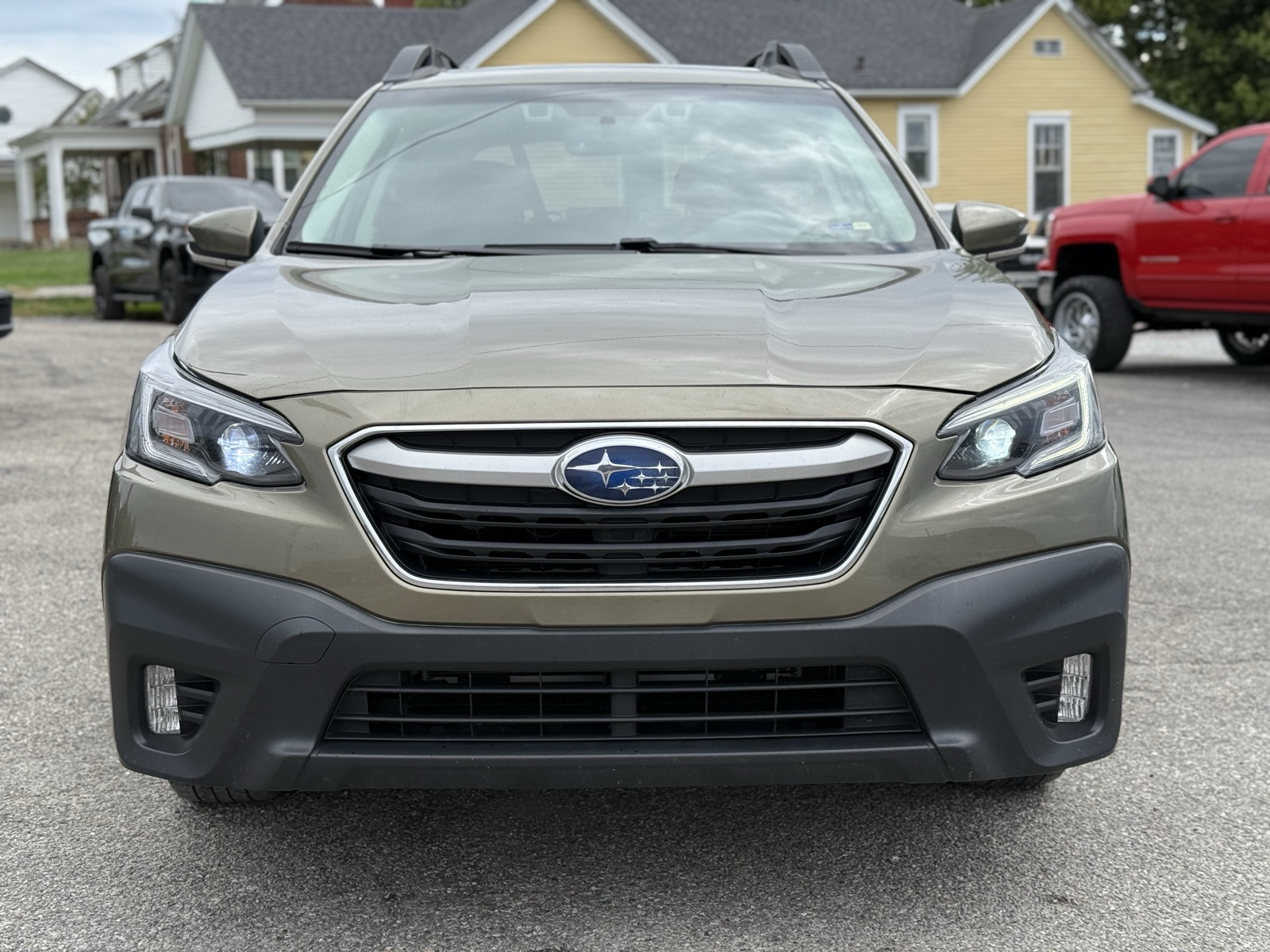 2020 Subaru Outback Premium photo 8