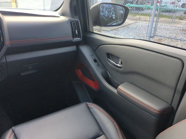 2025 Nissan Frontier PRO-X Crew Cab photo 15