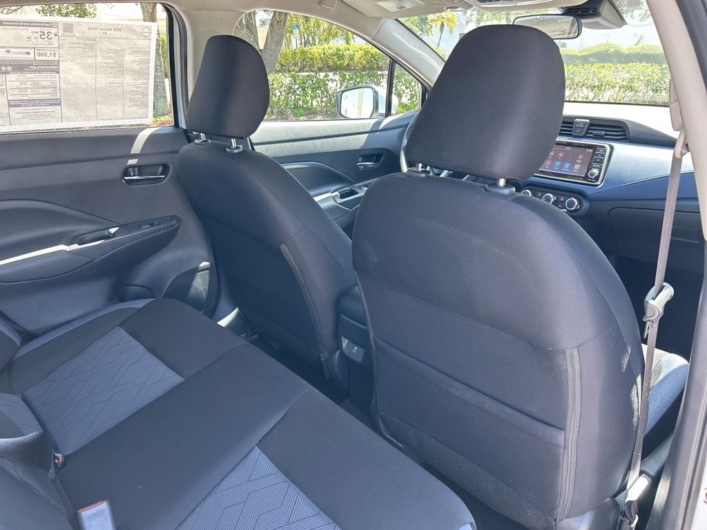 2025 Nissan Versa SV photo 34