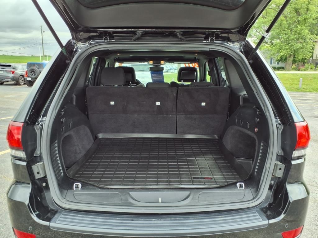 2017 Jeep Grand Cherokee Laredo photo 12