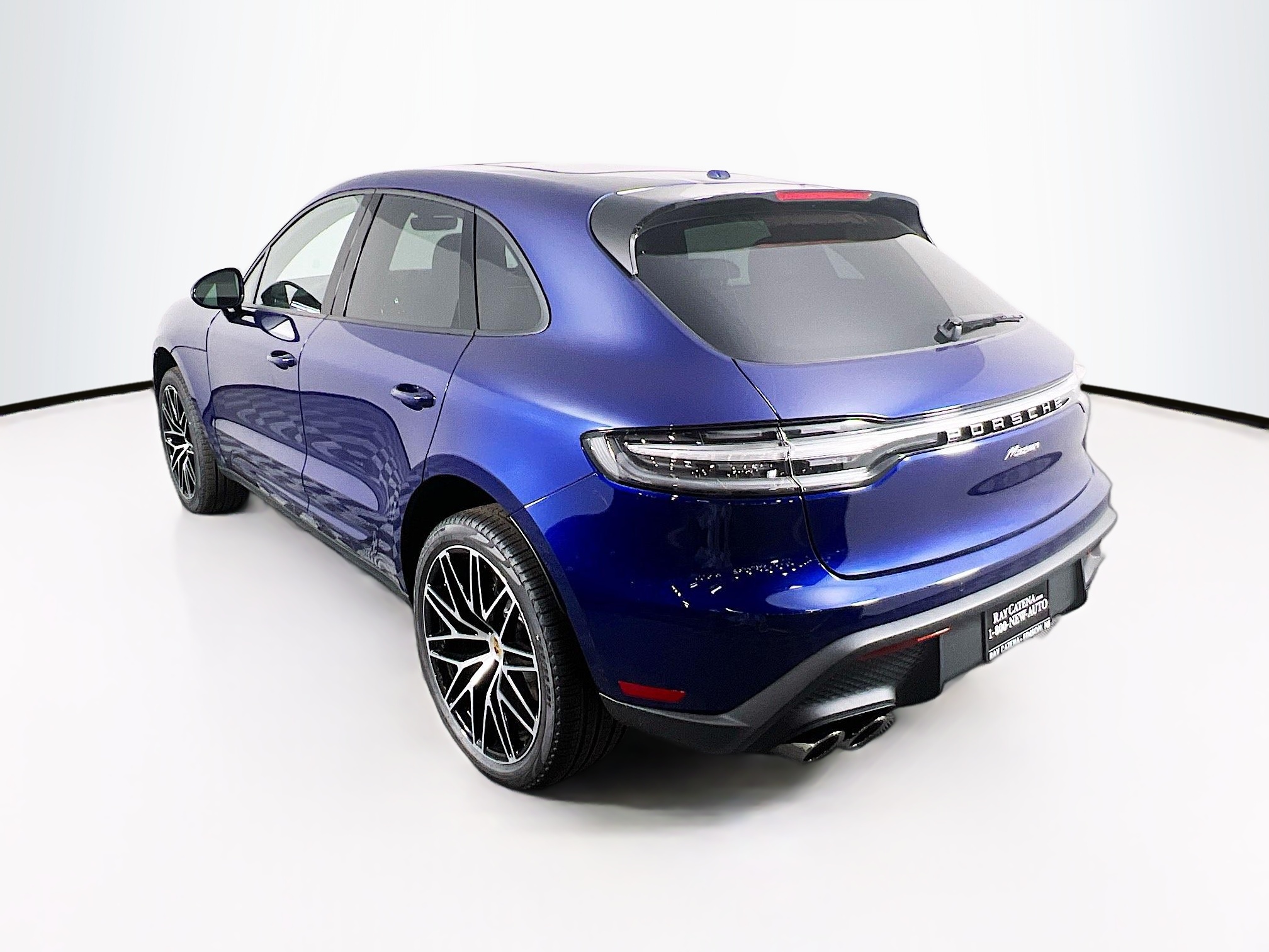 2025 Porsche Macan T photo 3