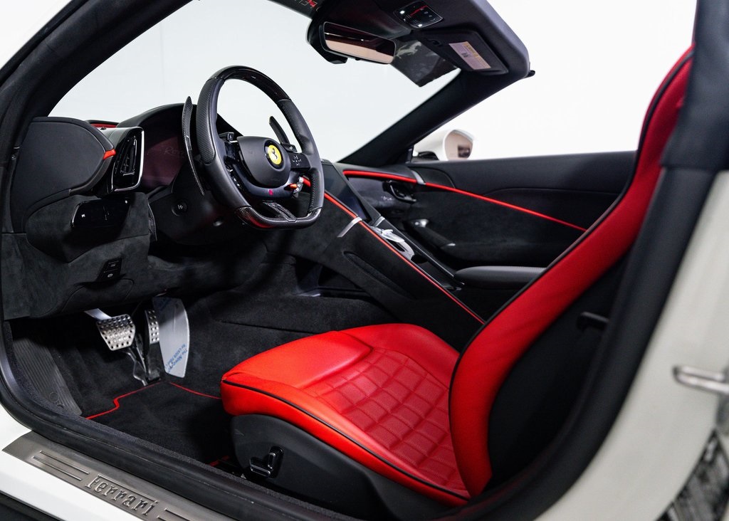2024 Ferrari Roma Spider Base photo 20