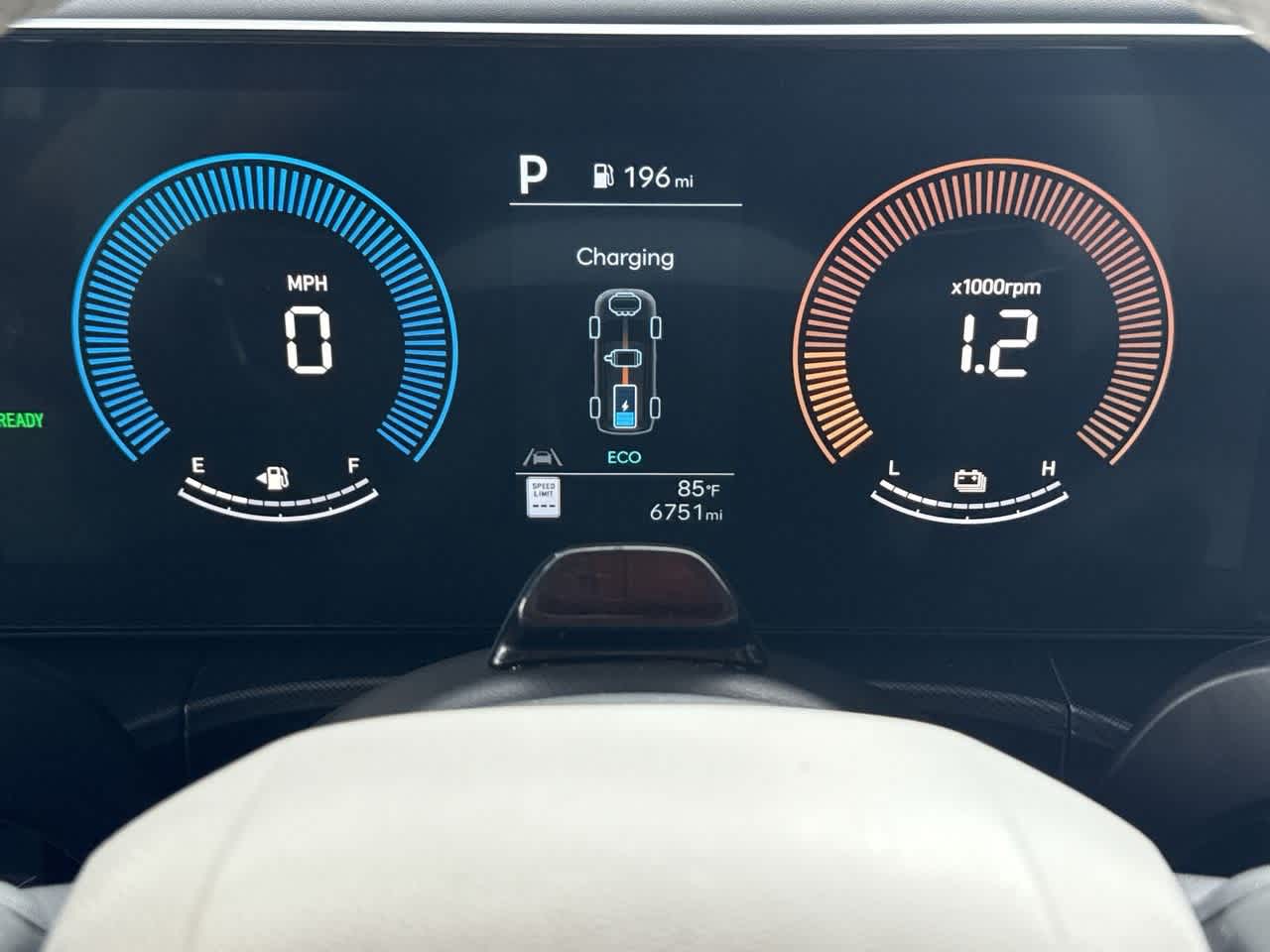 2025 Hyundai Santa Fe SEL photo 11