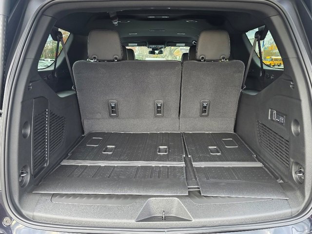 2026 Chevrolet Suburban LT photo 3