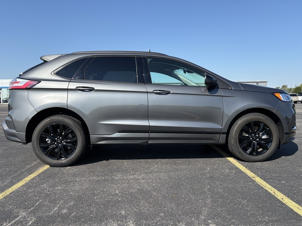 2024 Ford Edge SE photo 4