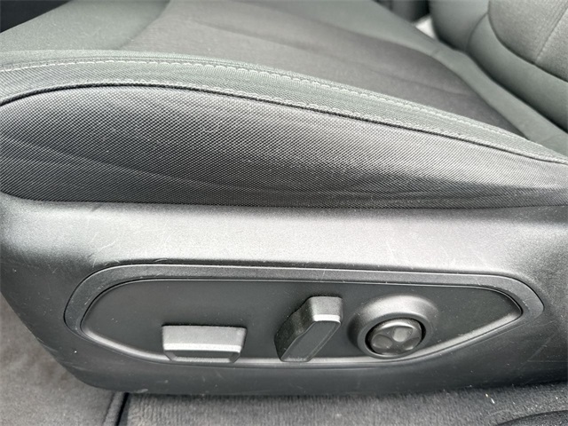 2023 Jeep Grand Cherokee Laredo Altitude photo 4