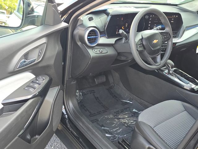 2024 Chevrolet Trax LT photo 4
