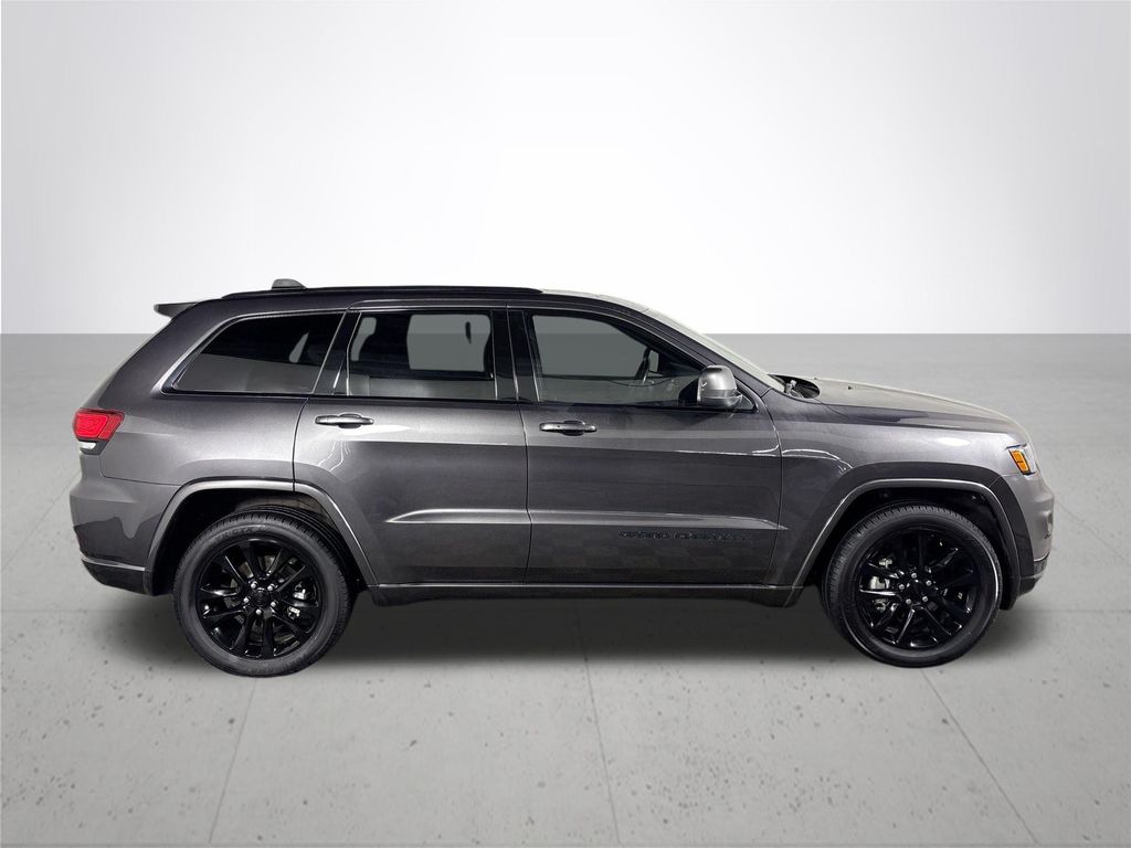 2020 Jeep Grand Cherokee Altitude photo 4