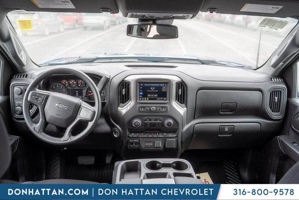 2025 Chevrolet Silverado 2500HD Custom photo 4