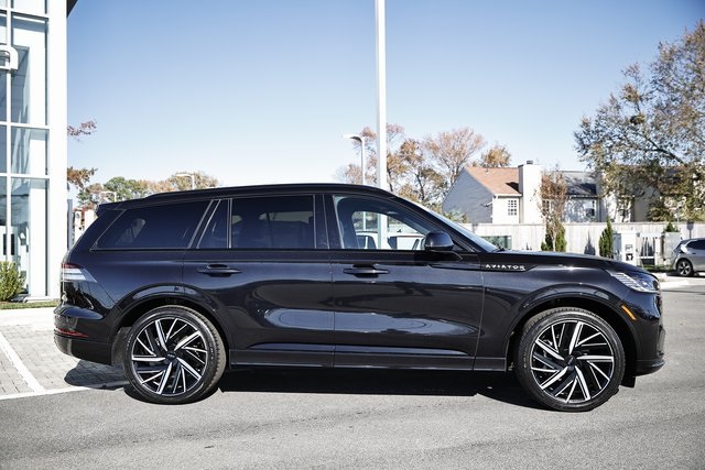 2025 Lincoln Aviator Black Label photo 4