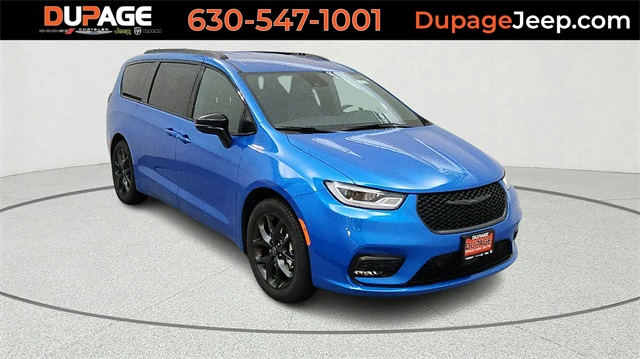 2026 Chrysler Pacifica Select's photo