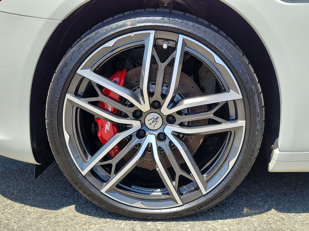 2024 Maserati Quattroporte Modena Q4 photo 3