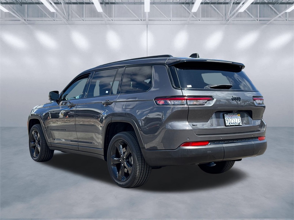 2023 Jeep Grand Cherokee Altitude photo 2