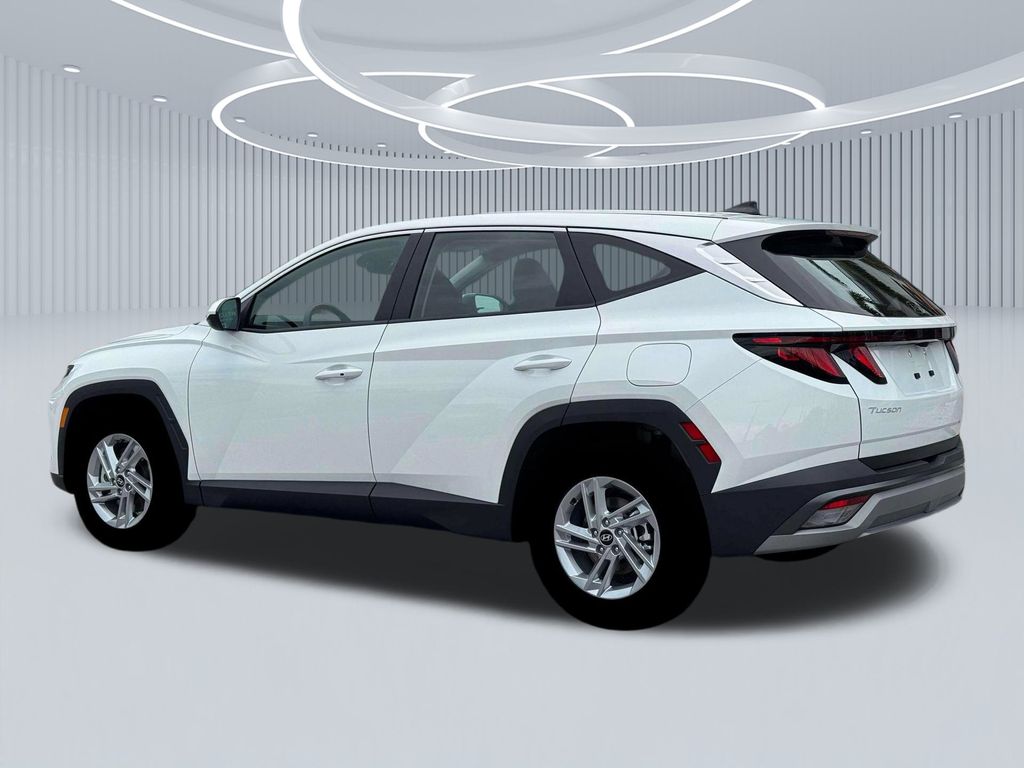 2026 Hyundai Tucson SE photo 4