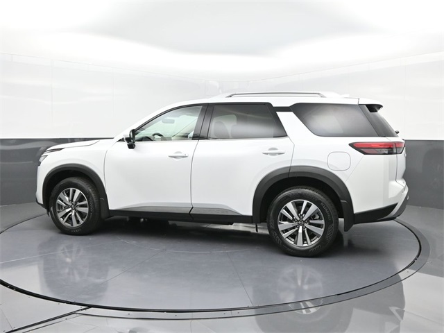 2025 Nissan Pathfinder SL photo 3