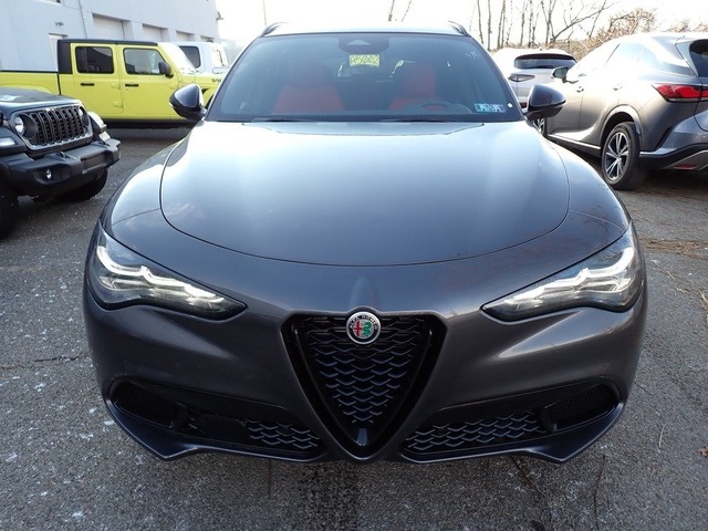 2025 Alfa Romeo Stelvio Sprint Base photo 8