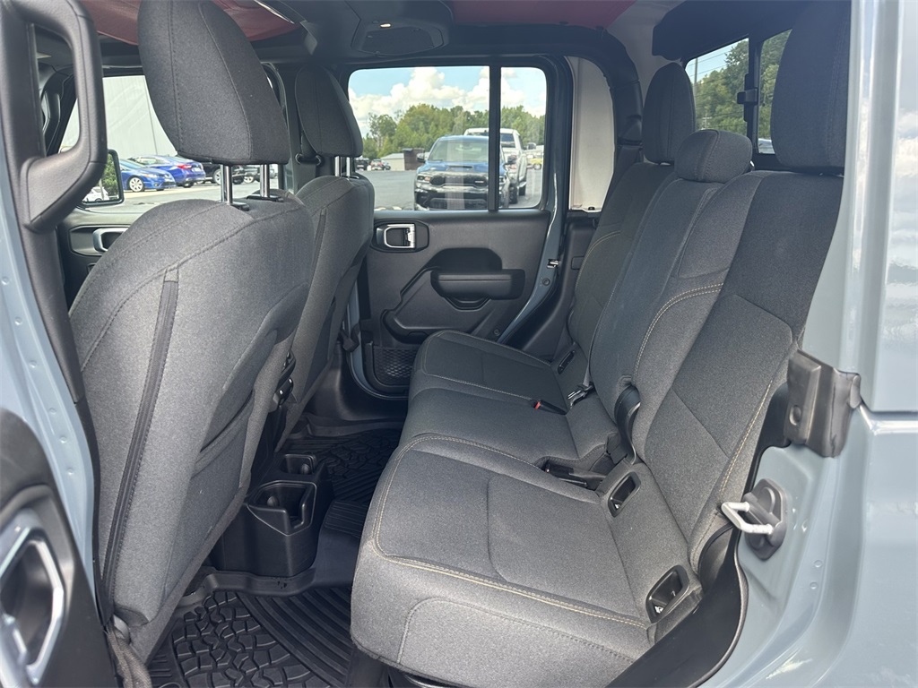 2024 Jeep Gladiator photo 11