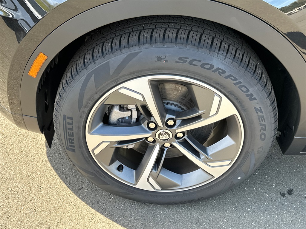 2024 Jaguar E-PACE R-Dynamic SE photo 8