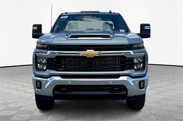 2025 Chevrolet Silverado 2500HD LT photo 2