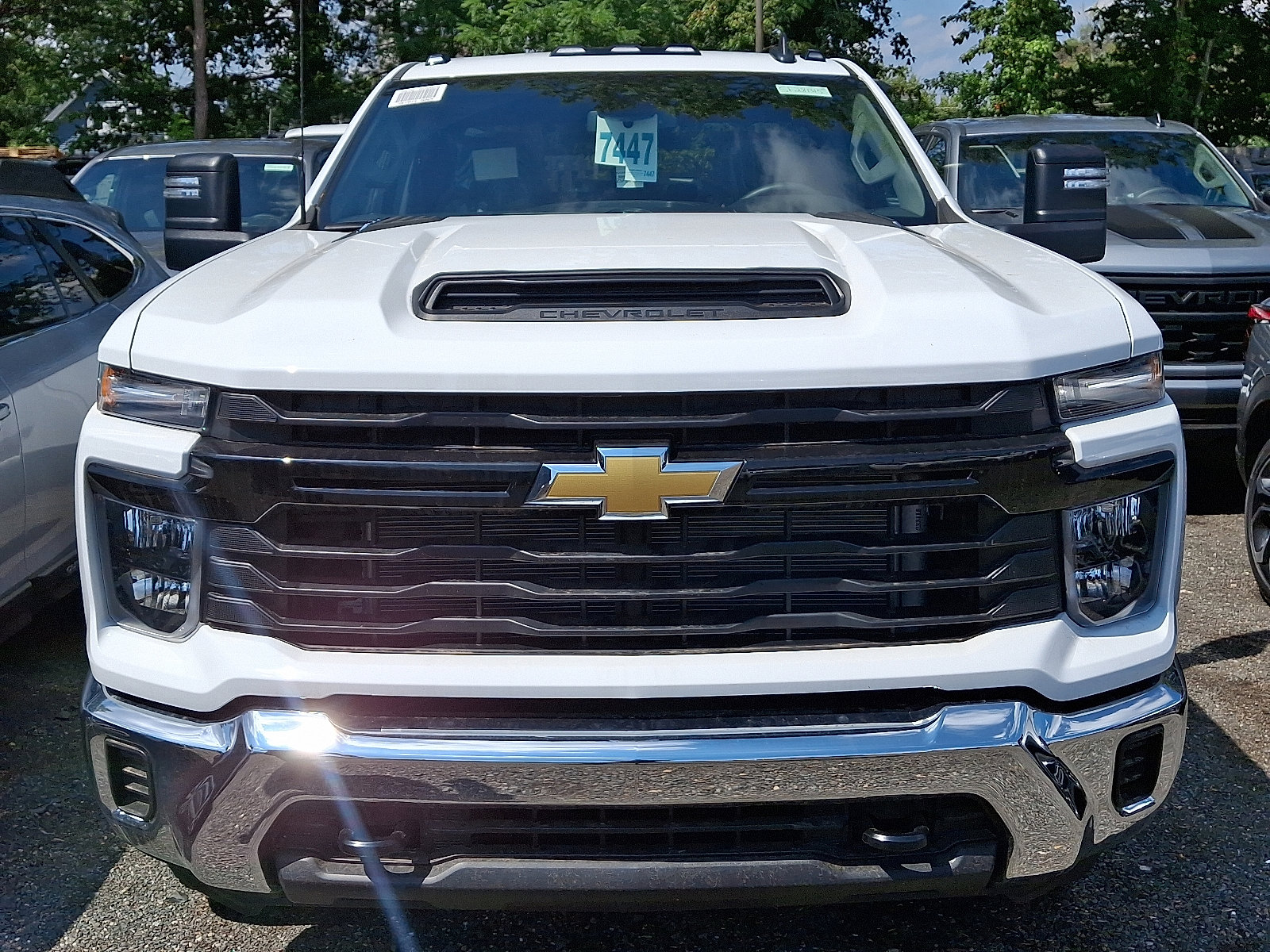 2025 Chevrolet Silverado 2500HD photo 2