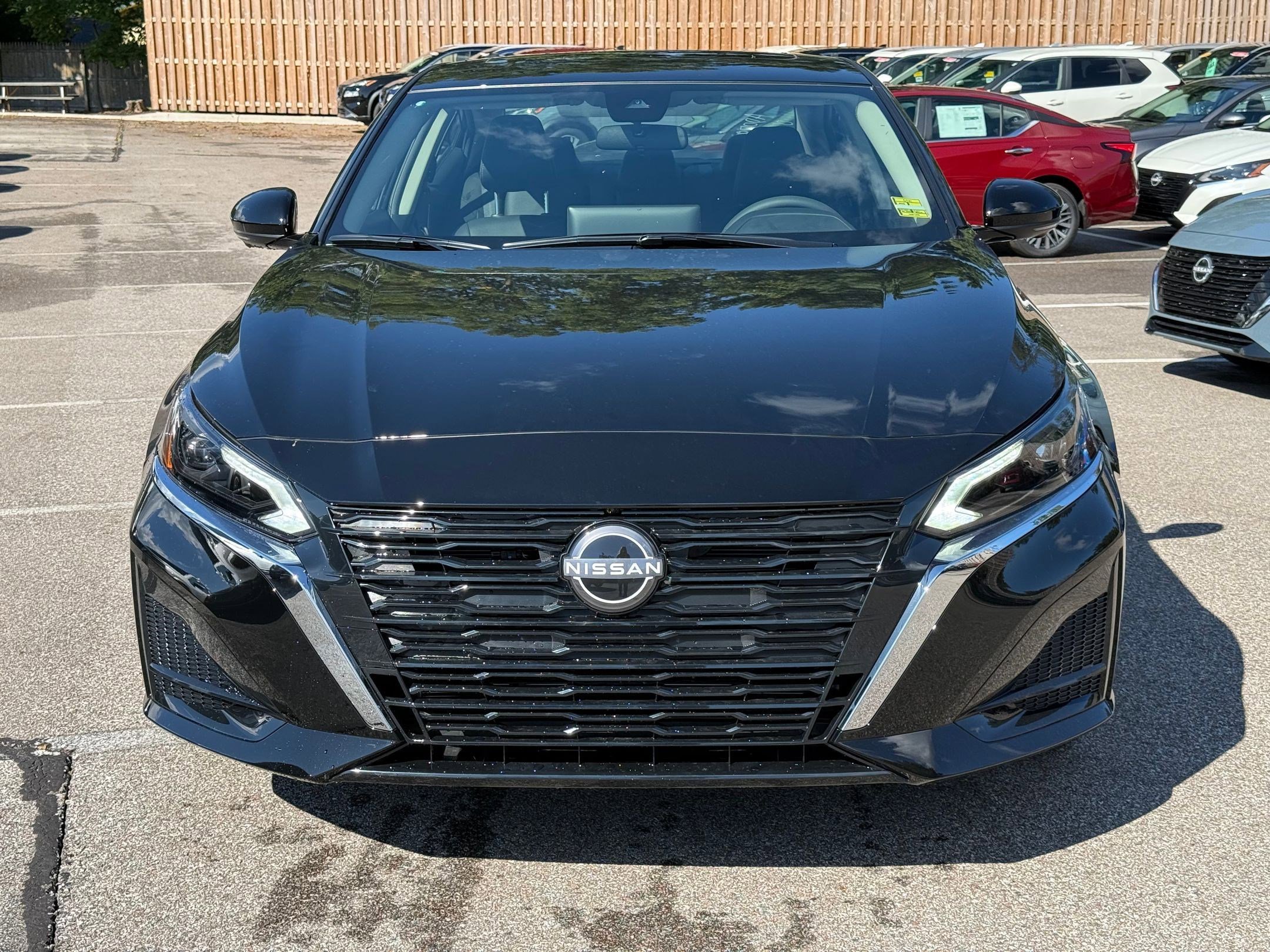 2025 Nissan Altima SL photo 5