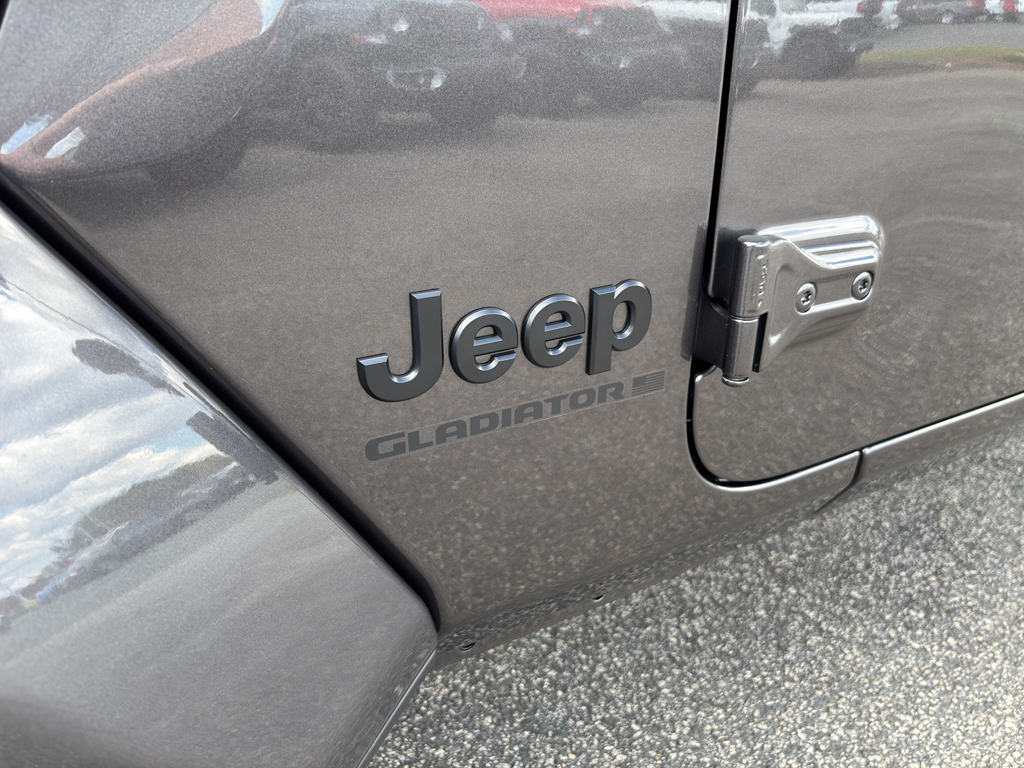 2025 Jeep Gladiator Sport photo 10
