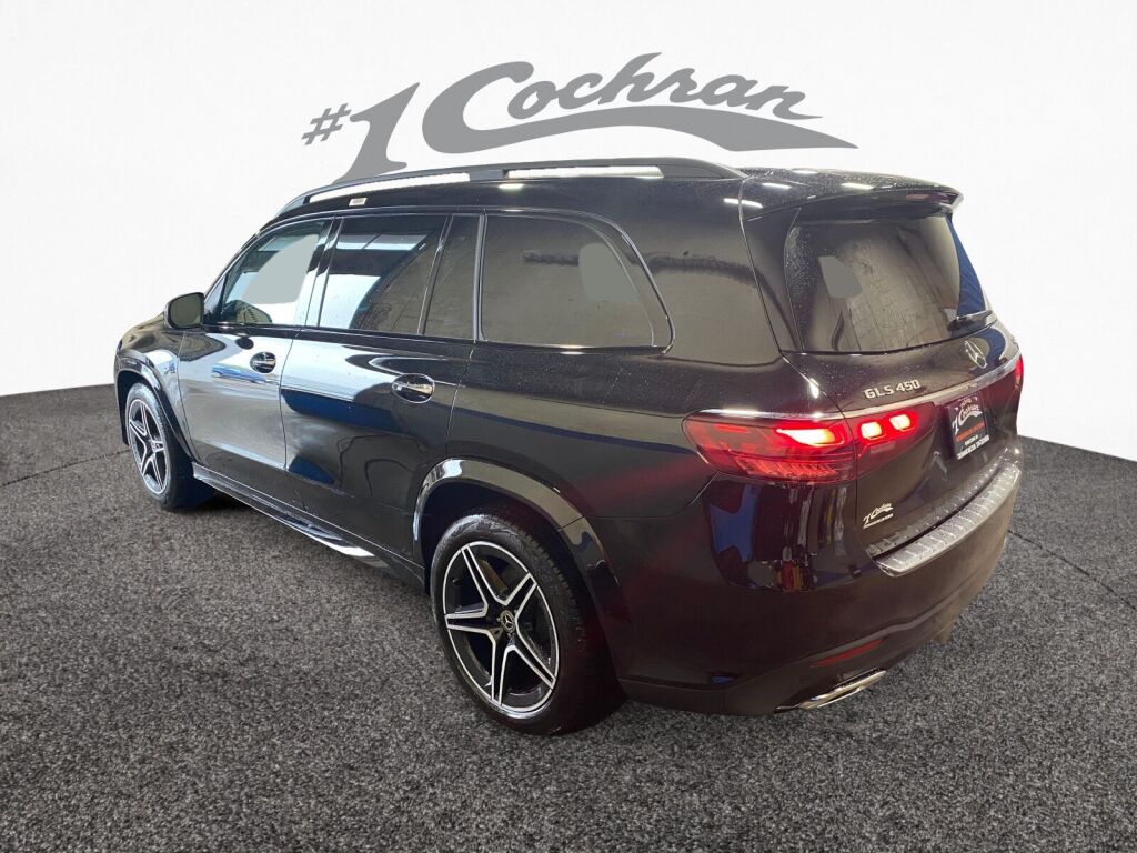 2025 Mercedes Benz GLS 450 4MATIC photo 3