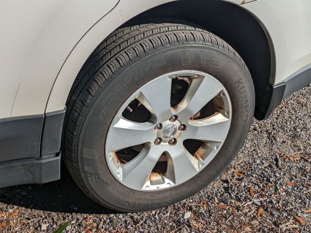 2012 Subaru Outback 2.5i Premium photo 5
