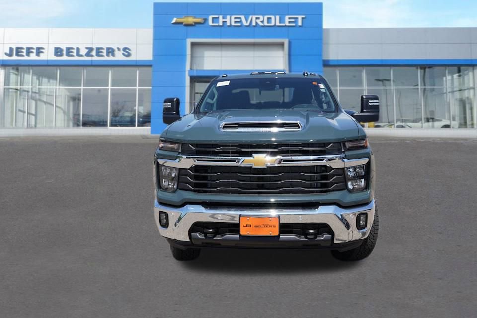 2025 Chevrolet Silverado 3500HD LT Z71 photo 8