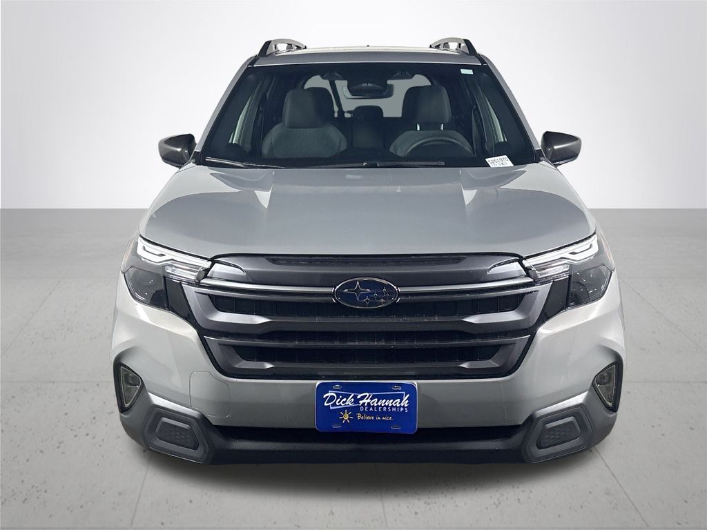 2025 Subaru Forester Premium photo 3
