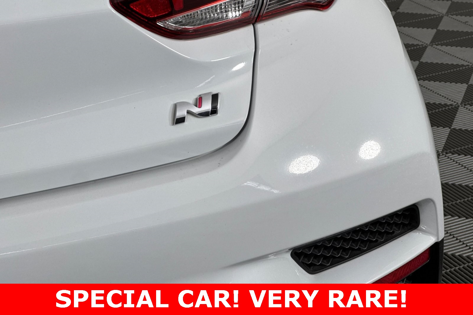 2020 Hyundai Veloster N photo 11