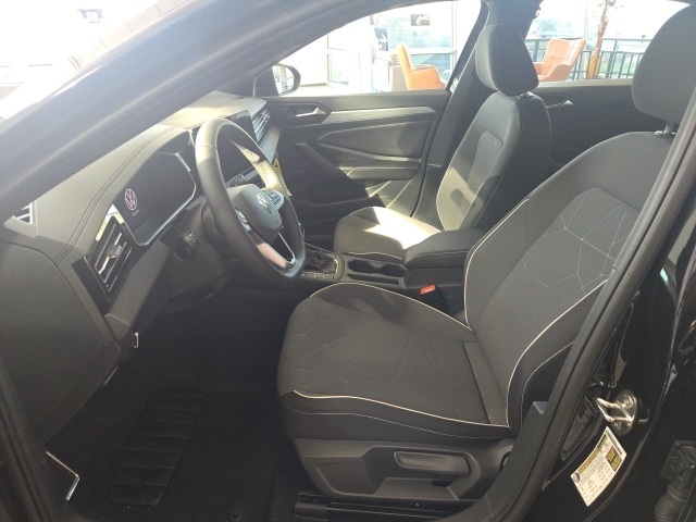 2025 Volkswagen Jetta Sport photo 16