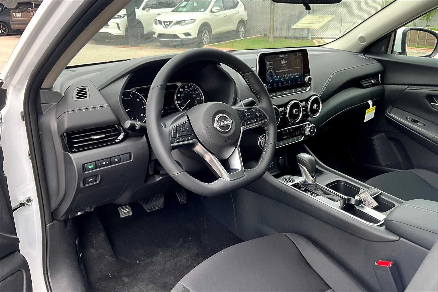 2025 Nissan Sentra SV photo 9