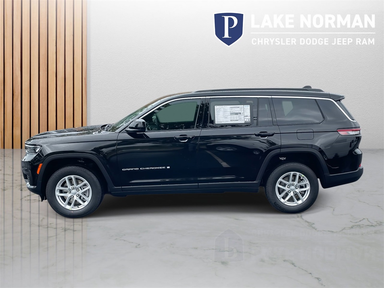 2025 Jeep Grand Cherokee Laredo X photo 5