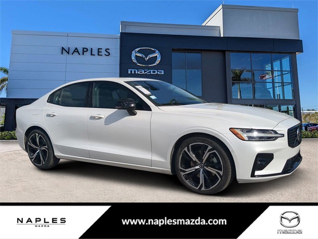 2024 Volvo S60 Plus's photo