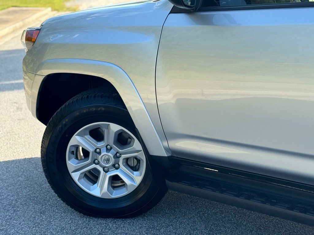 2024 Toyota 4Runner SR5 Premium photo 5