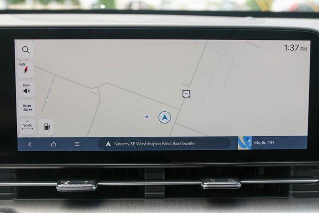 New 2025 Red Hyundai SEL Convenience FWD image 18