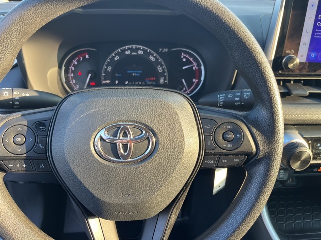 2023 Toyota RAV4 LE photo 19