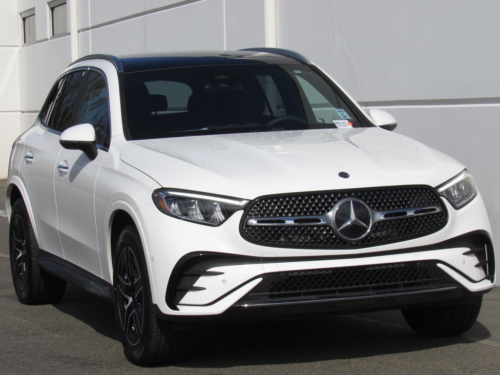 2025 Mercedes Benz GLC 300 4MATIC photo 2